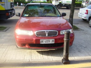 Italiaan Roemeense auto met Italiaans nummerbord